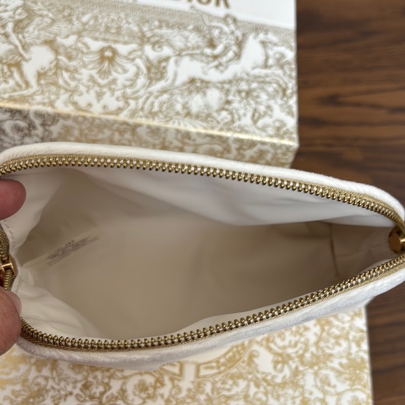 Dior Cream Cosmetic Bag - Picture 2 of 4
